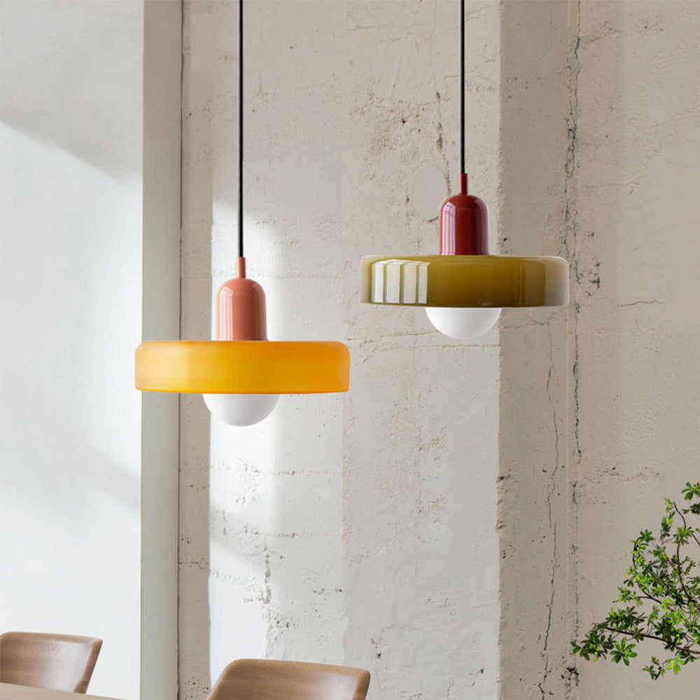 Ewerydays | Bauhaus-Pendelleuchte aus farbigem Glas