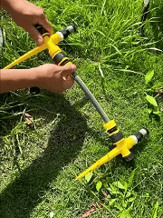 Ewerydays | 360° rotierender Rasensprenger – Automatisches Bewässerungssystem für Garten & Terrasse (20 m Reichweite)