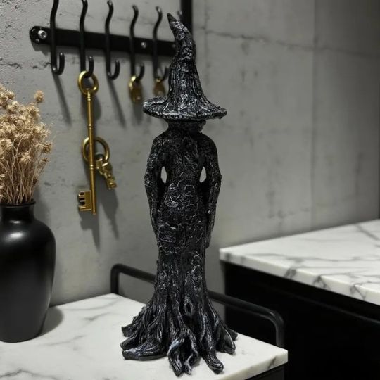 Ewerydays | SchattenHexe Statue - Die Schweigende Wächterin