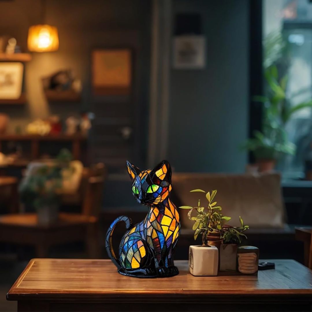 Ewerydays | Leuchtkatze – handgefertigte Lampe, die Herzen erstrahlen lässt