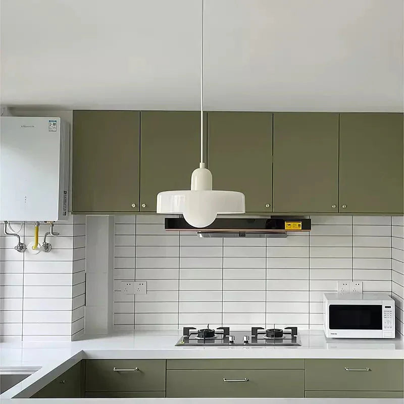Ewerydays | Bauhaus-Pendelleuchte aus farbigem Glas