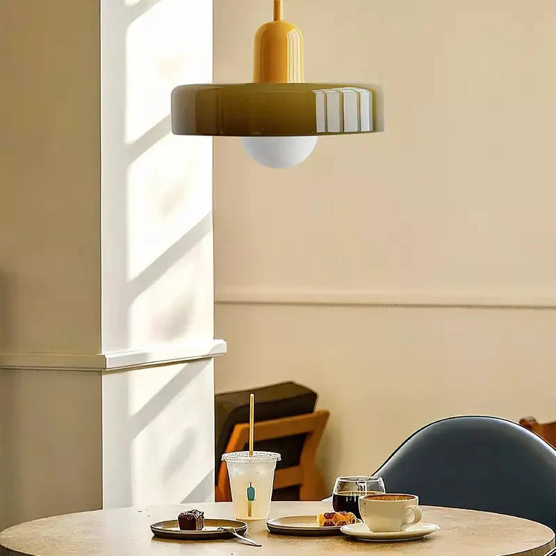 Ewerydays | Bauhaus-Pendelleuchte aus farbigem Glas