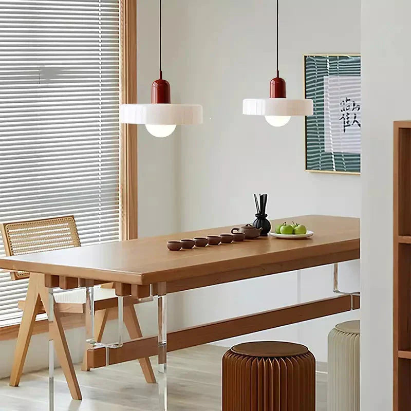 Ewerydays | Bauhaus-Pendelleuchte aus farbigem Glas