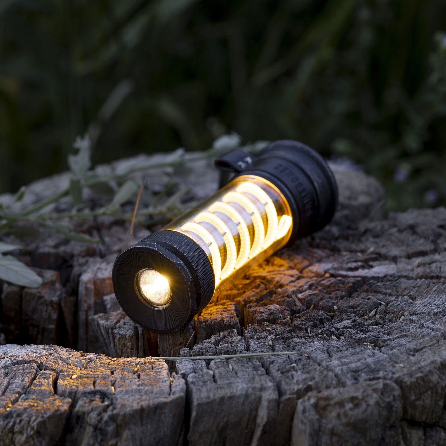Ewerydays | Edison Light Stick – Mehrzweck-Laterne und Taschenlampe mit USB-C-Aufladung und 7 Leuchtmodi