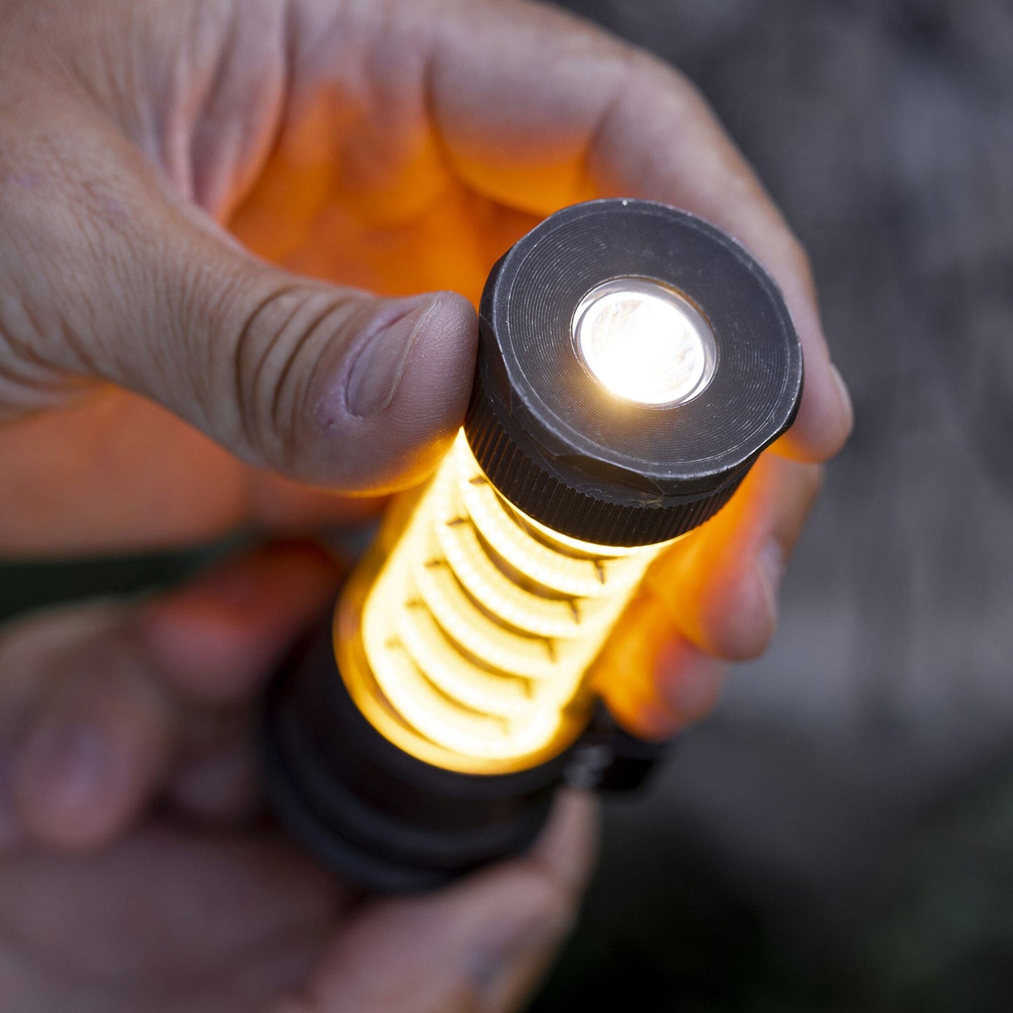 Ewerydays | Edison Light Stick – Mehrzweck-Laterne und Taschenlampe mit USB-C-Aufladung und 7 Leuchtmodi