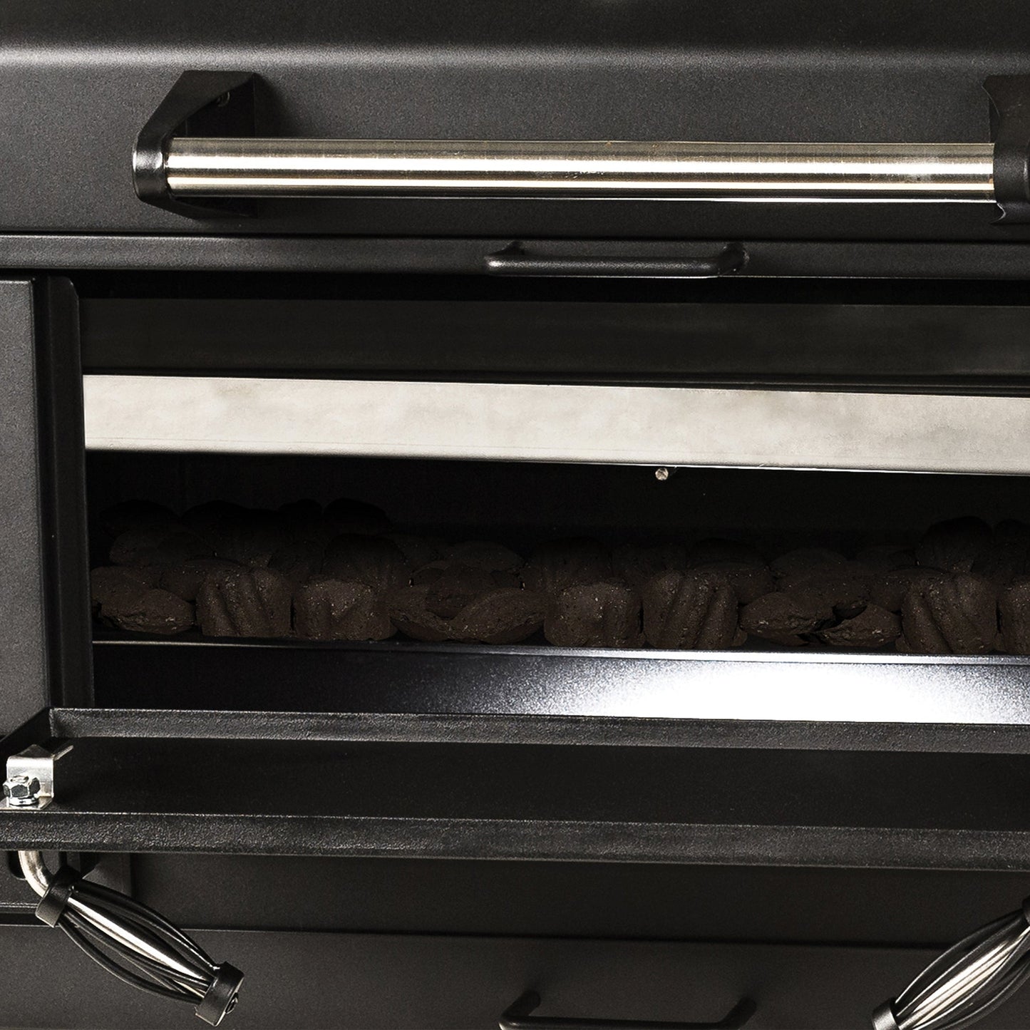 Masterbuilt 36-inch Charcoal Grill