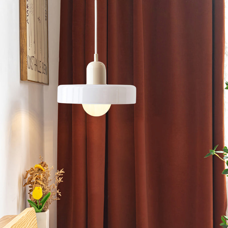 Ewerydays | Bauhaus-Pendelleuchte aus farbigem Glas