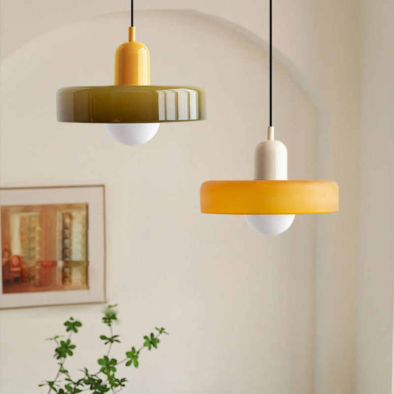 Ewerydays | Bauhaus-Pendelleuchte aus farbigem Glas