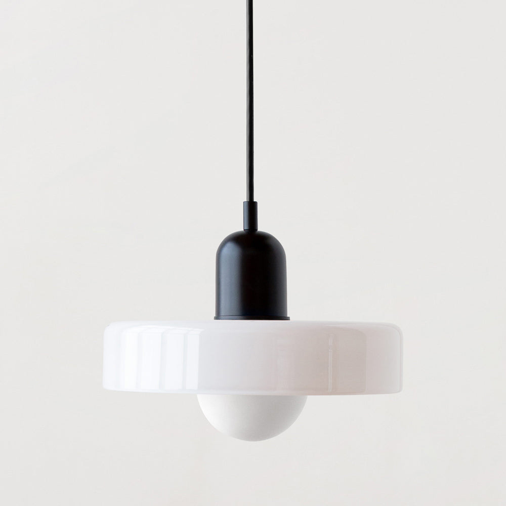 Ewerydays | Bauhaus-Pendelleuchte aus farbigem Glas