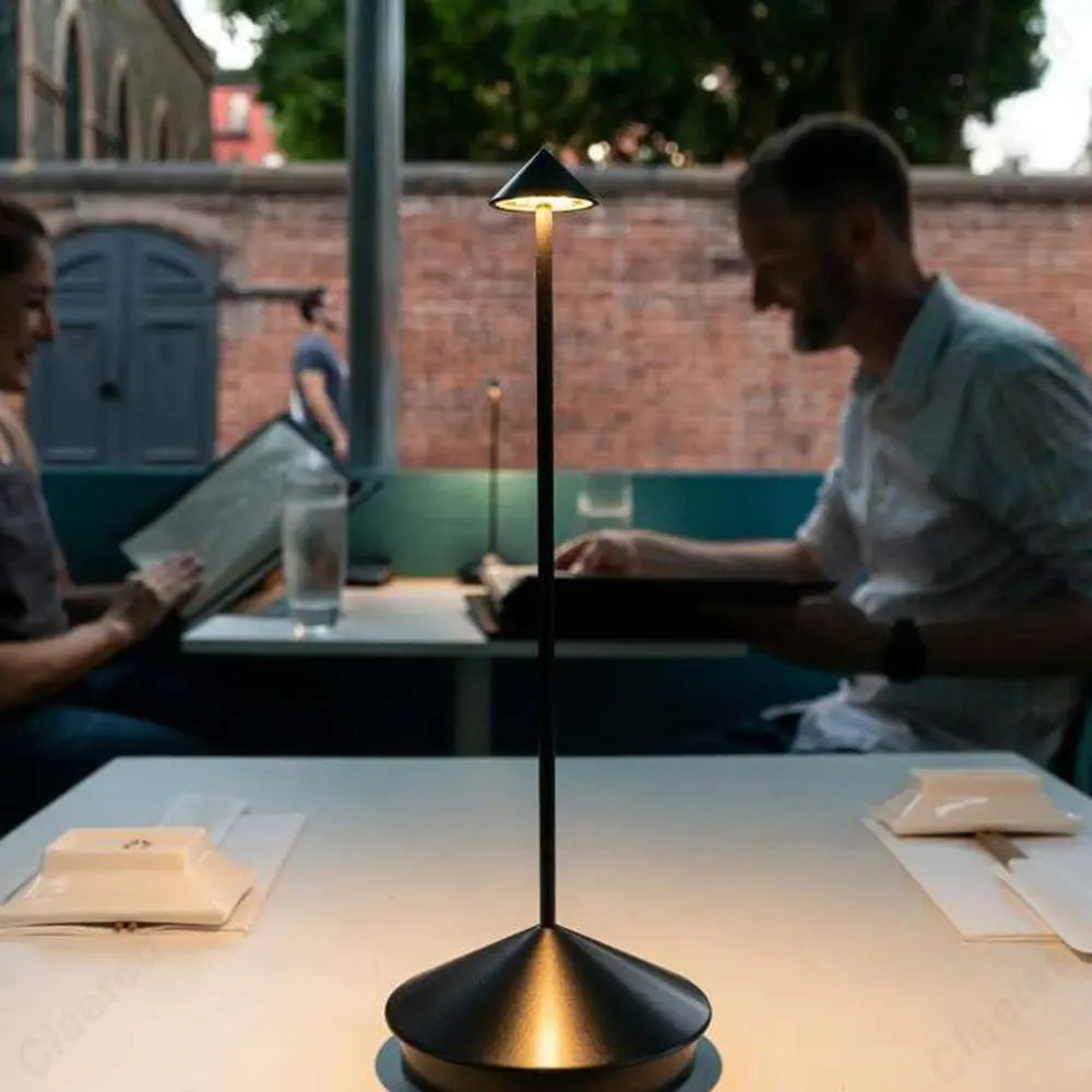 Ewerydays | Tischlampe | LED Kabellos, wiederaufladbar, dimmbar, wasserdicht, vielseitig