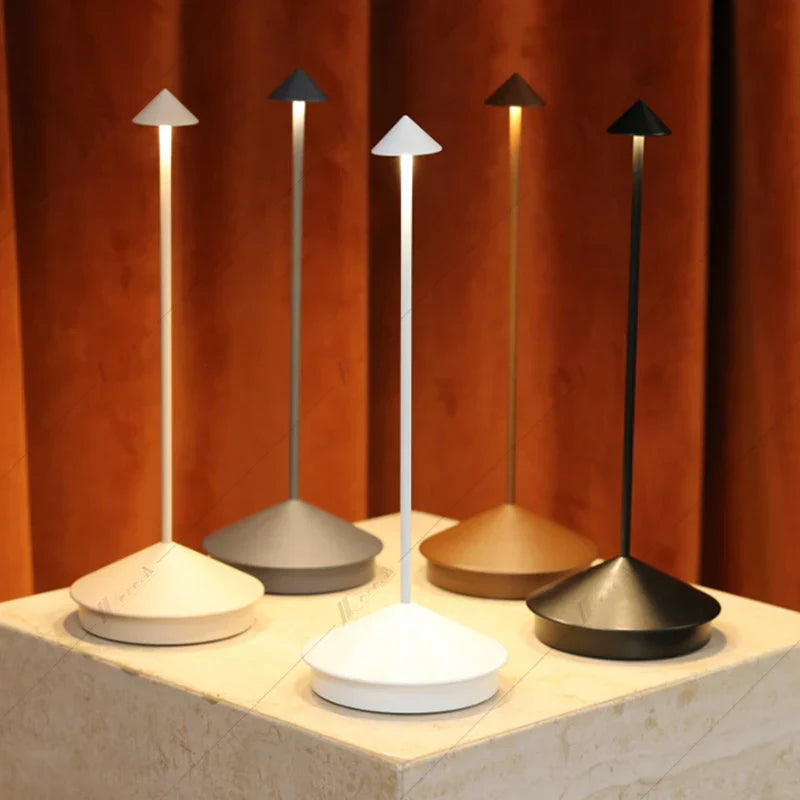 Ewerydays | Tischlampe | LED Kabellos, wiederaufladbar, dimmbar, wasserdicht, vielseitig