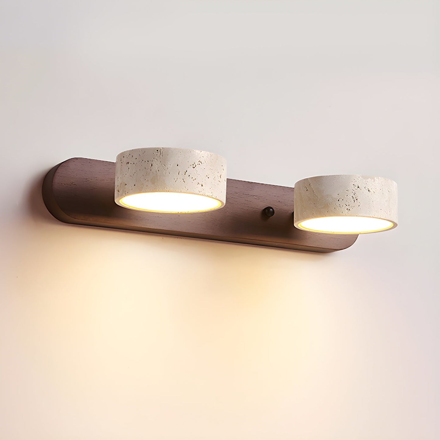 Ewerydays | Travero Duo Wandleuchte – Modern, Doppelarm, Travertin-Optik