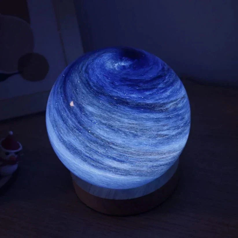 Ewerydays | LunaGlow - Kunstvolle dimmbare USB-Mondlampe