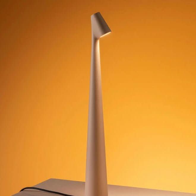 Ewerydays | Wiederaufladbare tragbare LED-Tischlampe