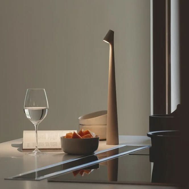 Ewerydays | Wiederaufladbare tragbare LED-Tischlampe