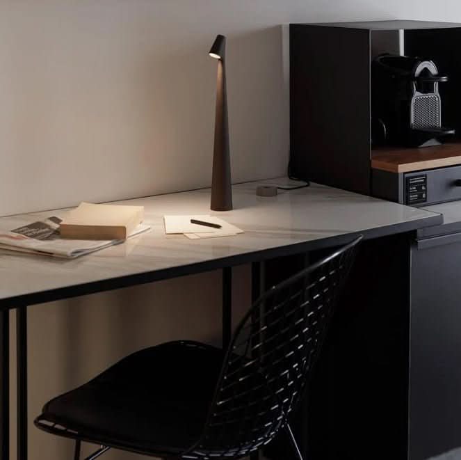 Ewerydays | Wiederaufladbare tragbare LED-Tischlampe