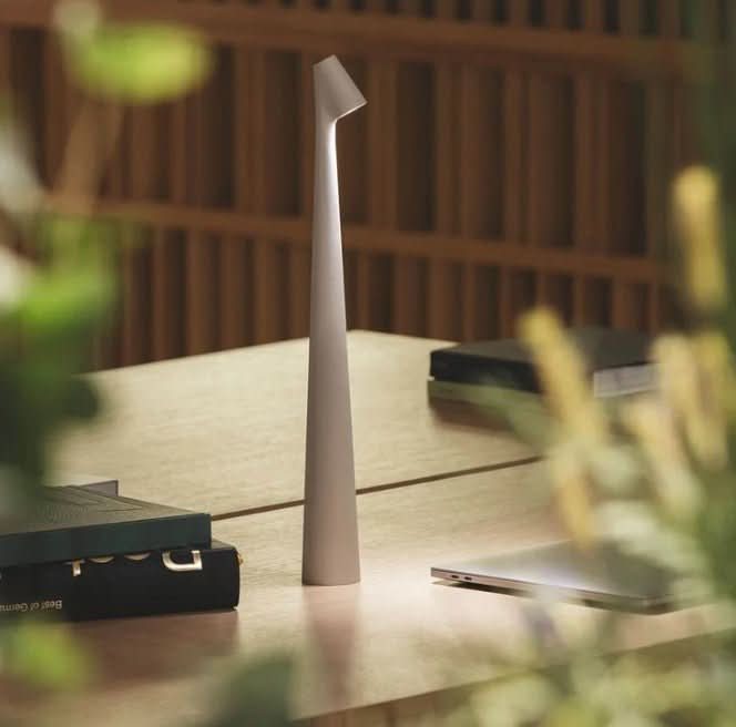 Ewerydays | Wiederaufladbare tragbare LED-Tischlampe