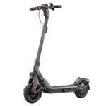 Segway-Ninebot E3 D E-Scooter für Pendler mit Straßenzulassung, 45km Reichweite (37km bei 20km/h), 800W Motor, faltbar & leicht (17,5kg), Federung vorne & hinten, 10-Zoll Reifen, IPX5